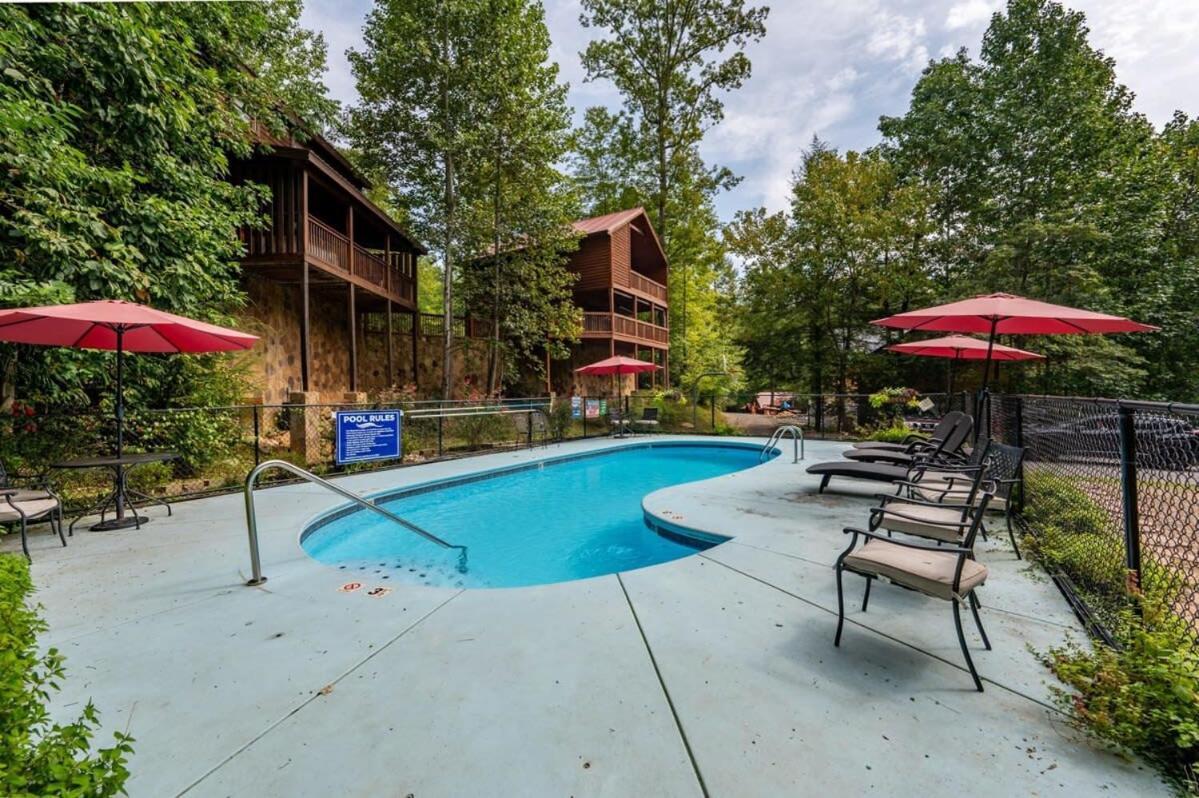 Вилла Movie Theater Hot Tub View Mountain Escape Гатлинбург Экстерьер фото